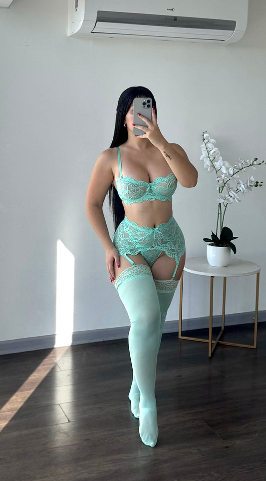 PREVENTA Conjunto lenceria encaje Trieste (2 a 3 semanas)